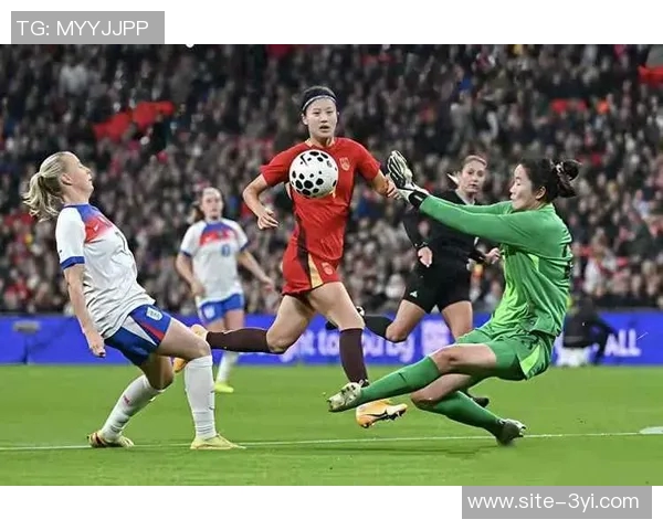 张琳艳低射破门扳回一球中国女足奋力追赶苏格兰女足比分变为1-3