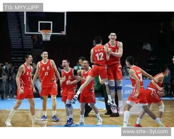 何文炜关键时刻表现出色全场贡献10分6板6助3断助力球队胜利